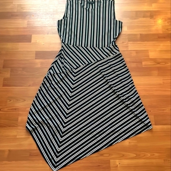 Banana Republic Black and White Striped Asymmetric Dress Medium - Picture 12 of 15